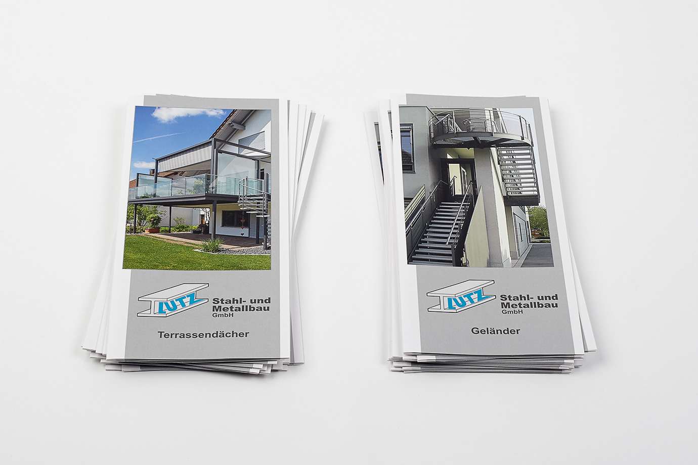 verschiedene Flyer für Terrassendächer und Geländer der Firma Lutz Stahl- und Metallbau 