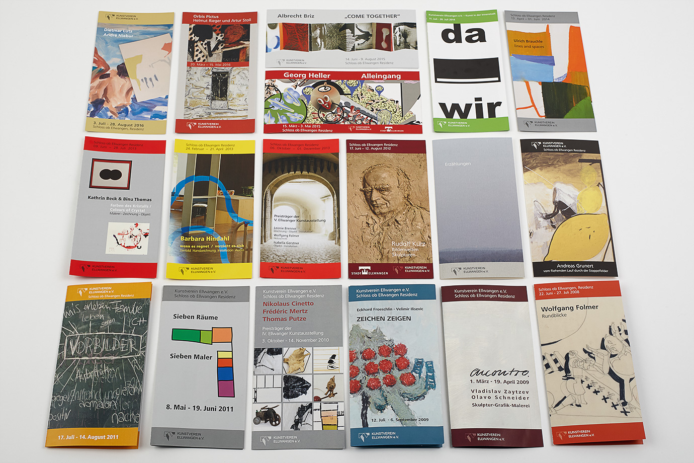 Übersicht über die bisherigen Flyer des Kunstverein Ellwangen e.V.s  